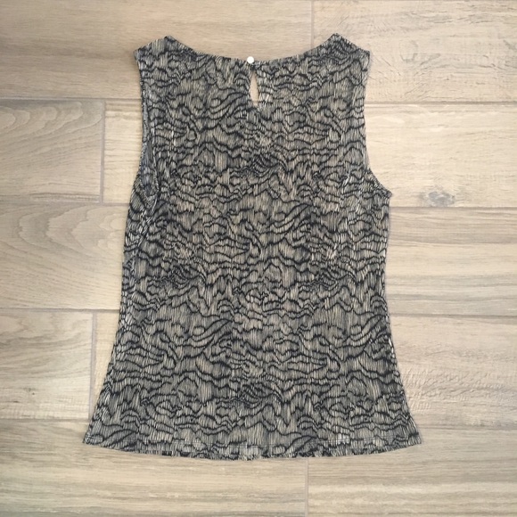 NWOT Banana Republic Sleeveless Blouse - Picture 2 of 3